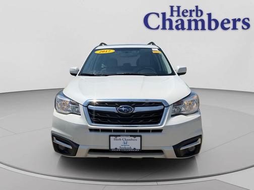 Crystal White Pearl 2017 Subaru Forester 2.5i Premium