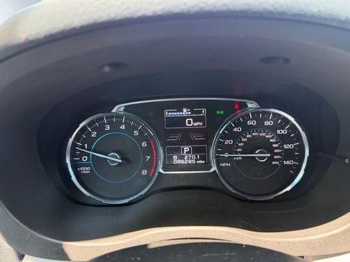 Crystal White Pearl 2017 Subaru Forester 2.5i Premium