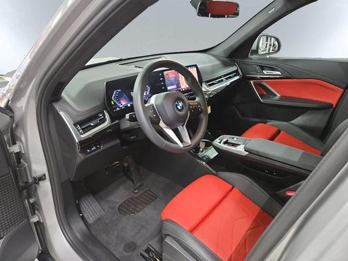 Space Silver 2025 BMW X1 xDrive28i