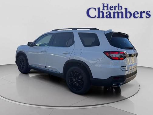 2025 Honda Pilot Touring 8-Passenger