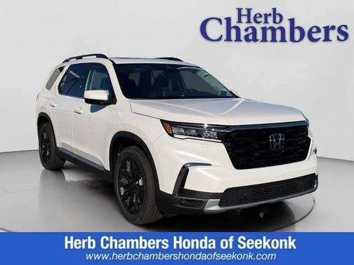 2025 Honda Pilot Touring 8-Passenger