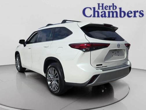 Blizzard Pearl 2021 Toyota Highlander Platinum