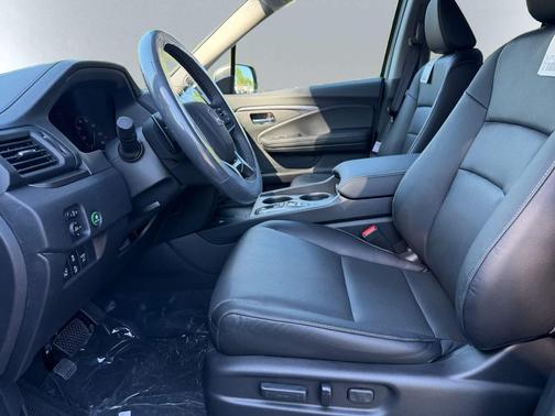 Solar Silver Metallic 2026 Honda Ridgeline RTL