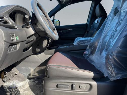 Platinum White Pearl 2026 Honda Ridgeline Black
