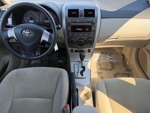 Super White 2011 Toyota Corolla LE