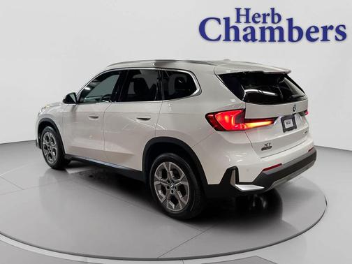Alpine White 2023 BMW X1 xDrive28i