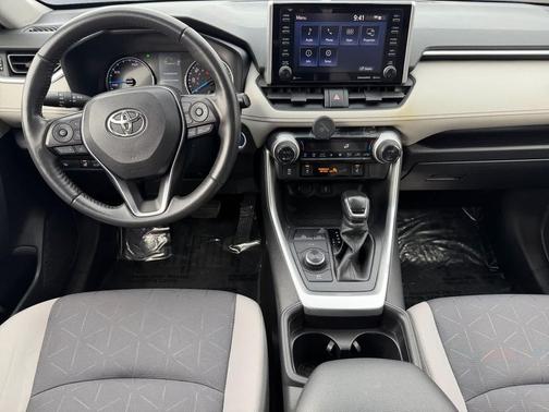 2021 Toyota RAV4 Hybrid XLE