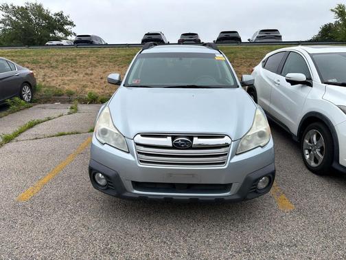 Ice Silver 2014 Subaru Outback 2.5i Premium