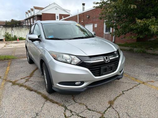 Alabaster Silver Metallic 2016 Honda HR-V EX-L w/Navigation