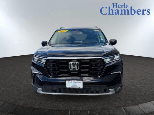 2023 Honda Pilot Touring 8-Passenger