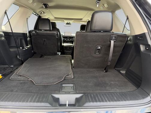 2023 Honda Pilot Touring 8-Passenger