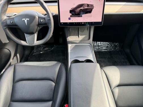 2022 Tesla Model Y Long Range Dual Motor All-Wheel Drive