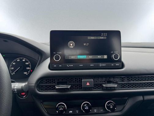 Platinum White Pearl 2026 Honda HR-V LX