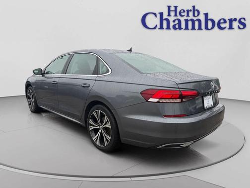 Platinum Gray Metallic 2020 Volkswagen Passat 2.0T SE