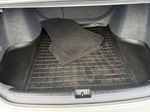 Platinum White Pearl 2021 Honda Accord Hybrid EX-L