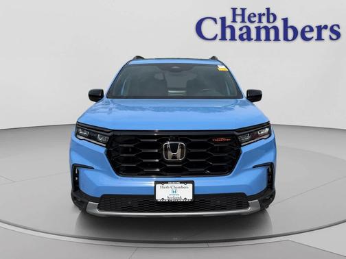 Diffused Sky Pearl 2025 Honda Pilot TrailSport