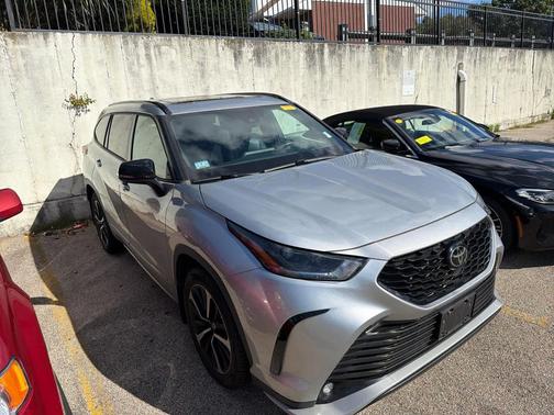 2022 Toyota Highlander XSE
