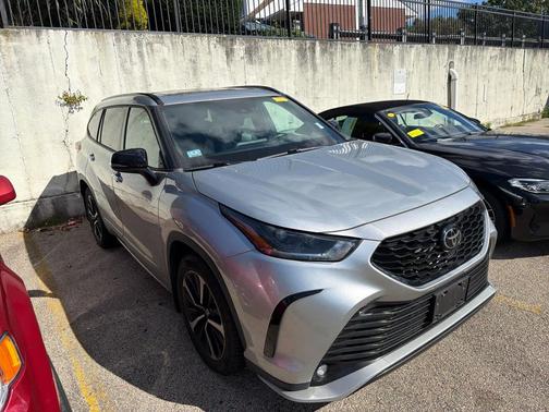 2022 Toyota Highlander XSE