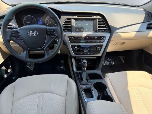 Dark Truffle 2016 Hyundai SONATA SE