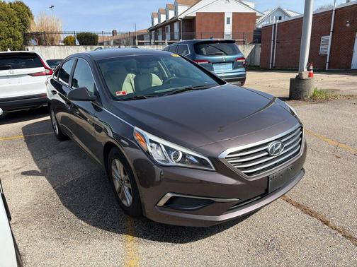 Dark Truffle 2016 Hyundai SONATA SE