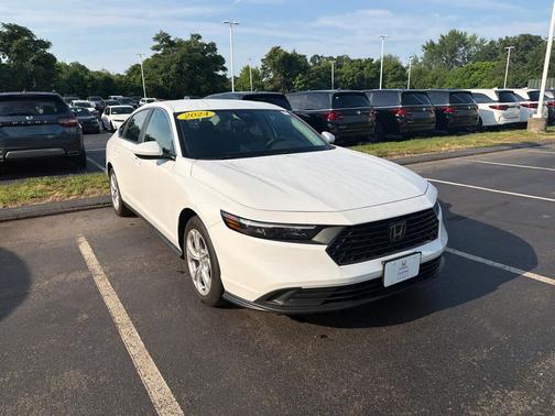 Platinum White Pearl 2024 Honda Accord LX 1.5T