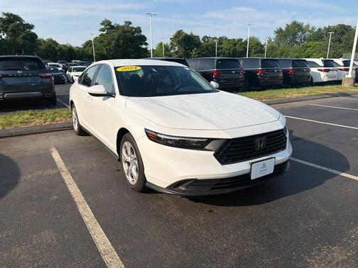 Platinum White Pearl 2024 Honda Accord LX 1.5T