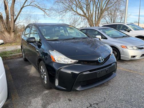2015 Toyota Prius v Four