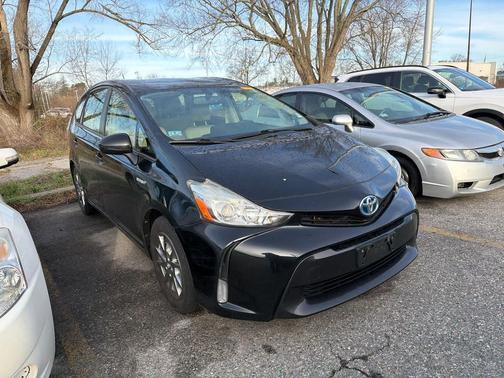2015 Toyota Prius v Four