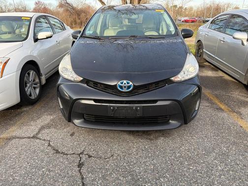 2015 Toyota Prius v Four