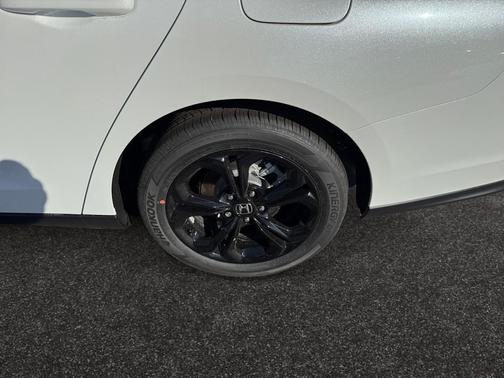 Platinum White Pearl 2025 Honda Accord SE