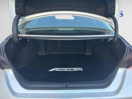 2019 Toyota Avalon XSE