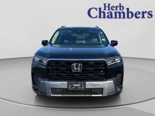 Crystal Black Pearl 2026 Honda Pilot Touring 8-Passenger