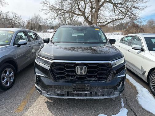 2023 Honda Pilot Touring 8-Passenger