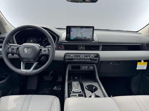 2025 Honda Pilot Touring 8-Passenger