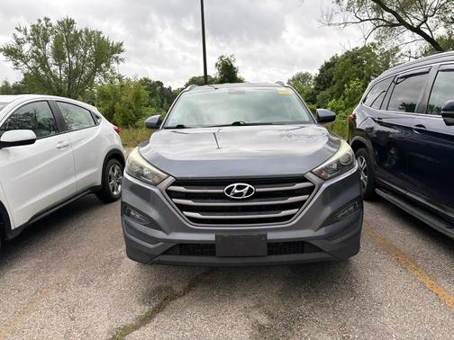 Coliseum Grey 2016 Hyundai TUCSON SE