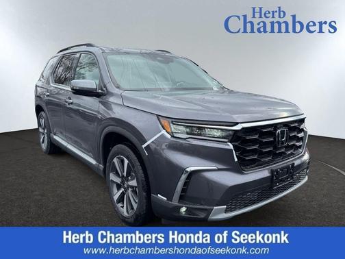 2025 Honda Pilot Touring 8-Passenger