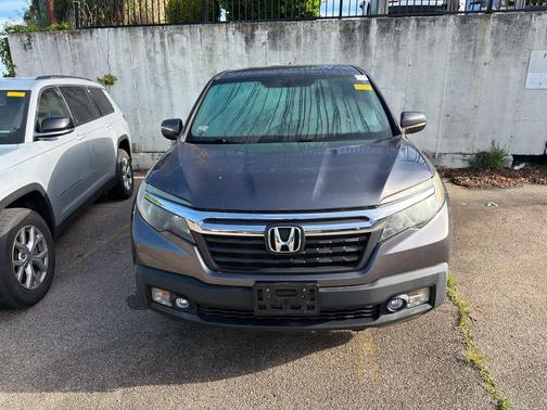 Modern Steel Metallic 2018 Honda Ridgeline RTL