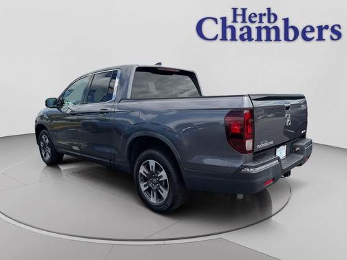 Modern Steel Metallic 2018 Honda Ridgeline RTL
