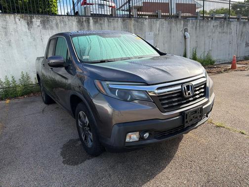 Modern Steel Metallic 2018 Honda Ridgeline RTL