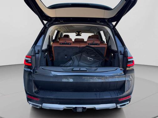 Black Sapphire 2023 BMW X7 xDrive40i
