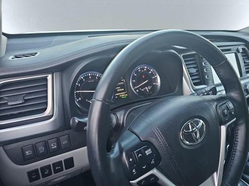 2017 Toyota Highlander Limited Platinum