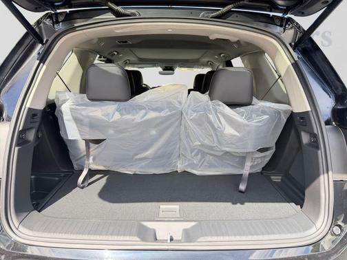 Crystal Black Pearl 2026 Honda Pilot Touring 8-Passenger
