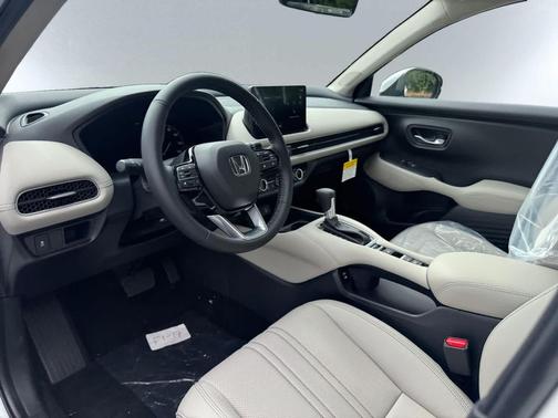 Platinum White Pearl 2027 Honda HR-V EX-L