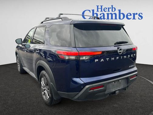 2023 Nissan Pathfinder SV 4WD