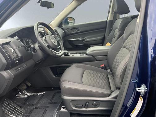 2023 Nissan Pathfinder SV 4WD