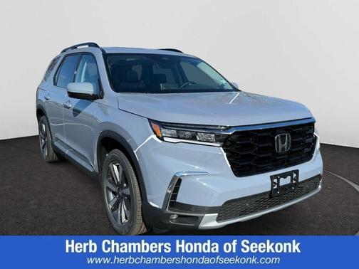 2025 Honda Pilot Touring 8-Passenger
