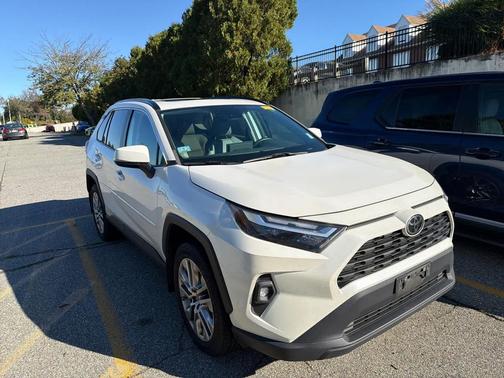 2022 Toyota RAV4 XLE Premium