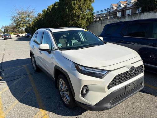 2022 Toyota RAV4 XLE Premium
