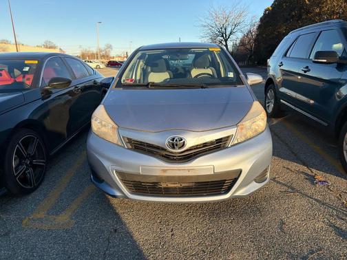 2013 Toyota Yaris LE