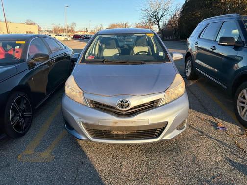 2013 Toyota Yaris LE